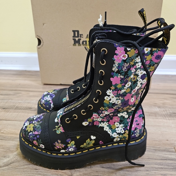 🌸Dr. Martens SINCLAIR HI VINTAGE FLORAL PLATFORM BOOTS, size US 9 - Picture 3 of 9